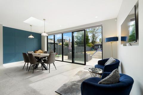 4 bedroom semi-detached house for sale, Headstone Lane, North Harrow HA2