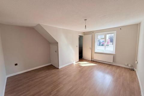 2 bedroom house to rent, Linden Avenue, Nottingham, NG11