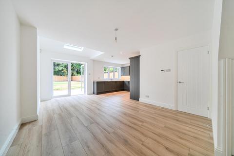 4 bedroom semi-detached house for sale, Willett Way, Petts Wood, Orpington