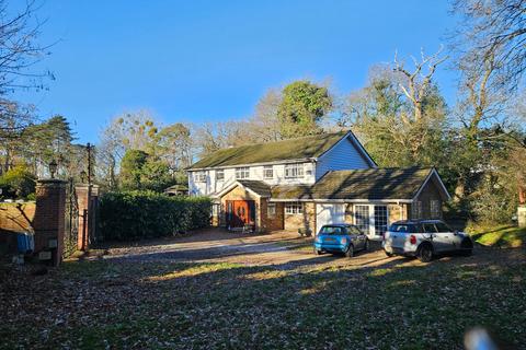 5 bedroom detached house for sale, Park Road, Slough SL2