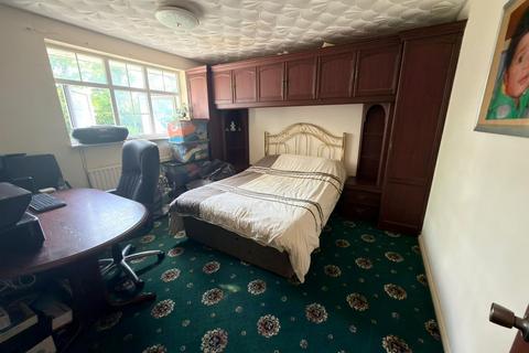 5 bedroom detached house for sale, Park Road, Slough SL2