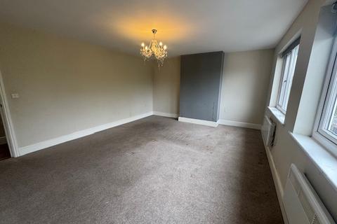 2 bedroom flat to rent, Stratford Road, SOLIHULL, B90