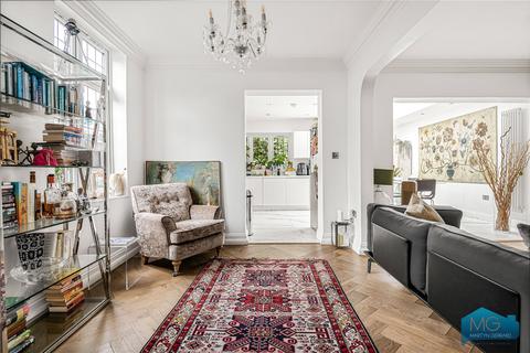 4 bedroom end of terrace house for sale, Long Lane, London, N3