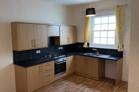 2 bedroom flat to rent, Broad Street, South Molton, EX36