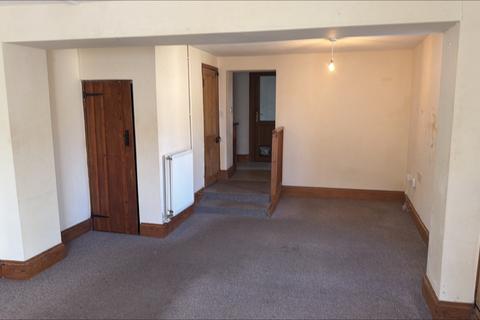 3 bedroom terraced house to rent, West Street, South Molton, EX36
