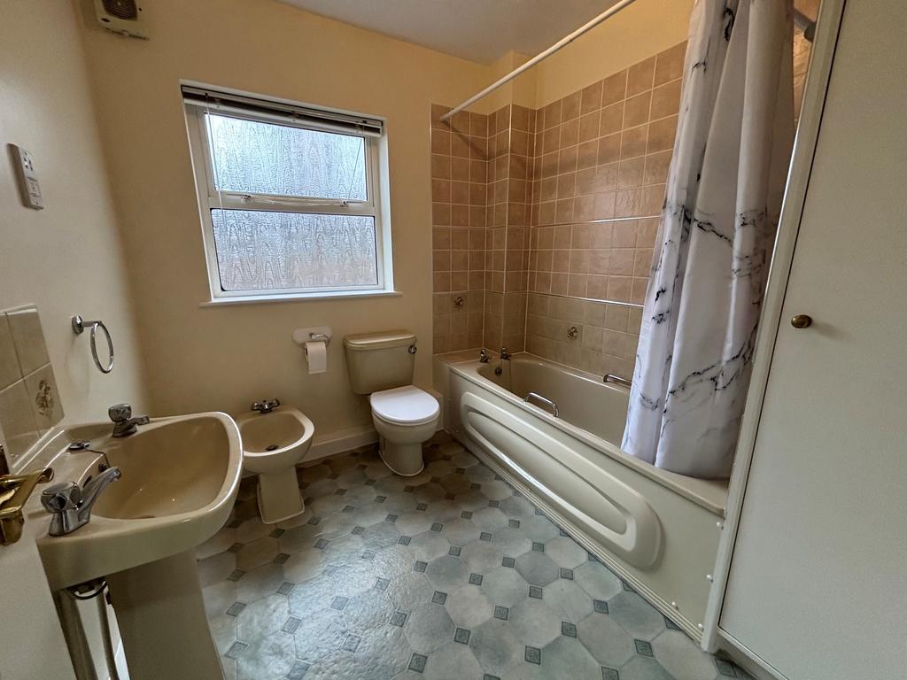Apartment in Torquay - View 3