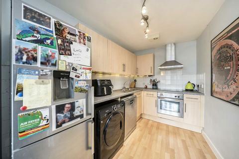 1 bedroom flat for sale, Mitcham Road, London SW17