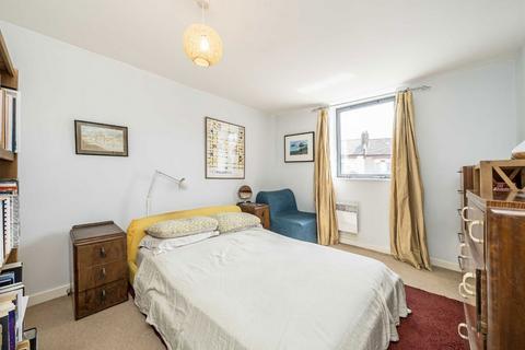 1 bedroom flat for sale, Mitcham Road, London SW17