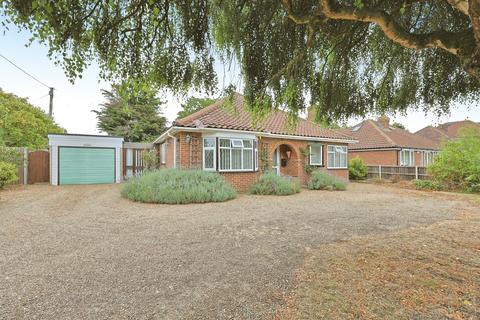 3 bedroom detached bungalow for sale, New Road, Hethersett, Norwich