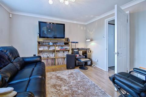 1 bedroom apartment for sale, Robinia Close, Basildon SS15