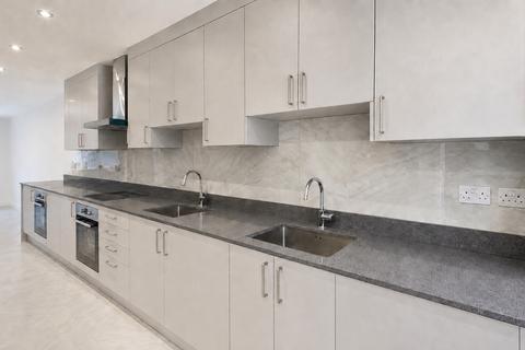6 bedroom house share to rent, Stoke Poges Lane, Slough, SL1 3LJ
