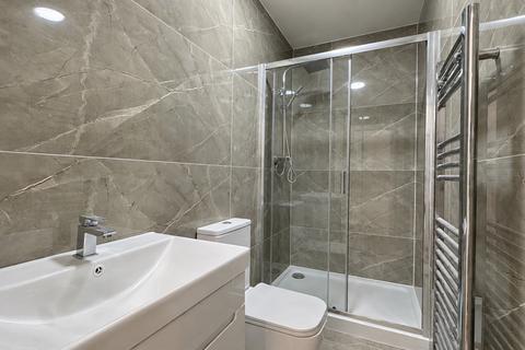6 bedroom house share to rent, Stoke Poges Lane, Slough, SL1 3LJ