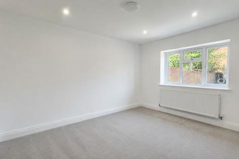 6 bedroom house share to rent, Stoke Poges Lane, Slough, SL1 3LJ