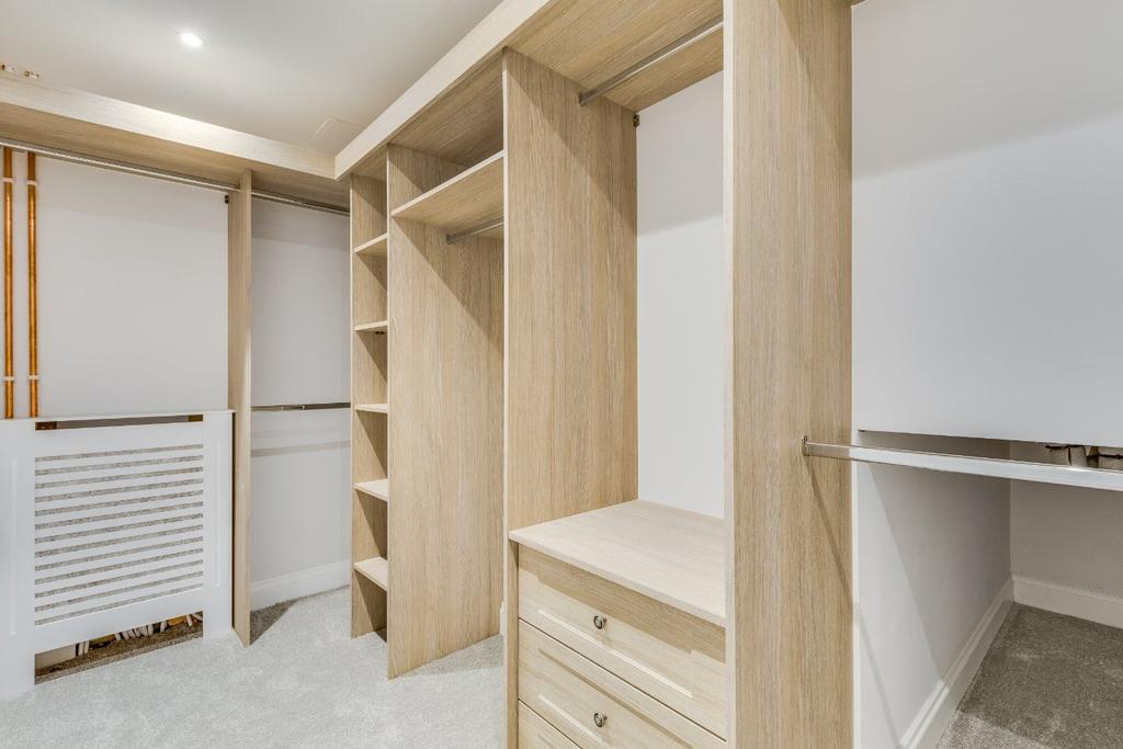 Apartment in Hampstead, London - View 5