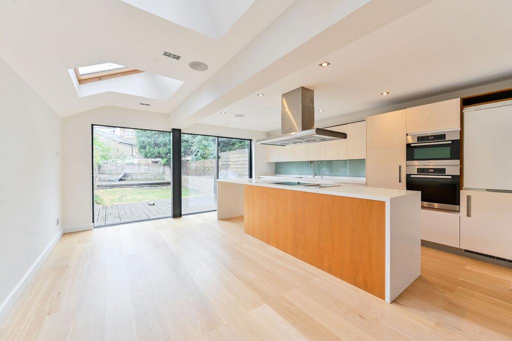 House in London - View 5