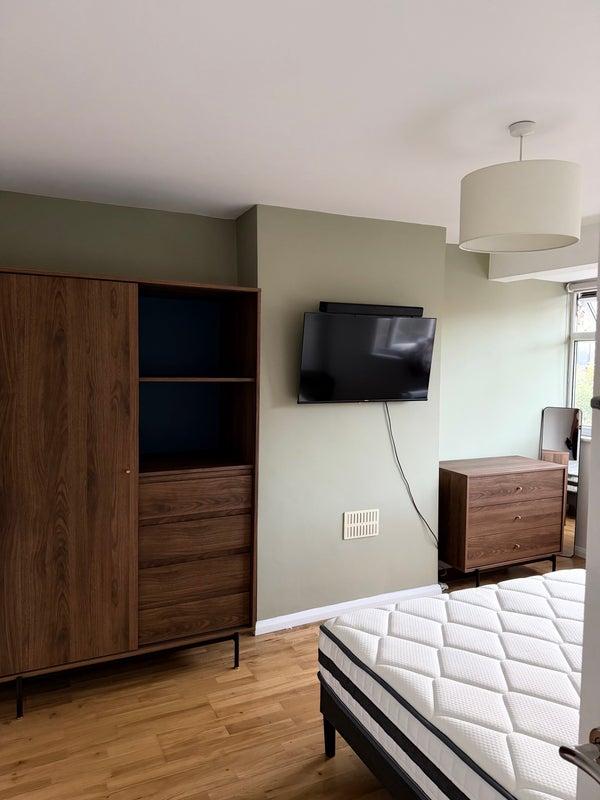 House in Woodford Green - View 4