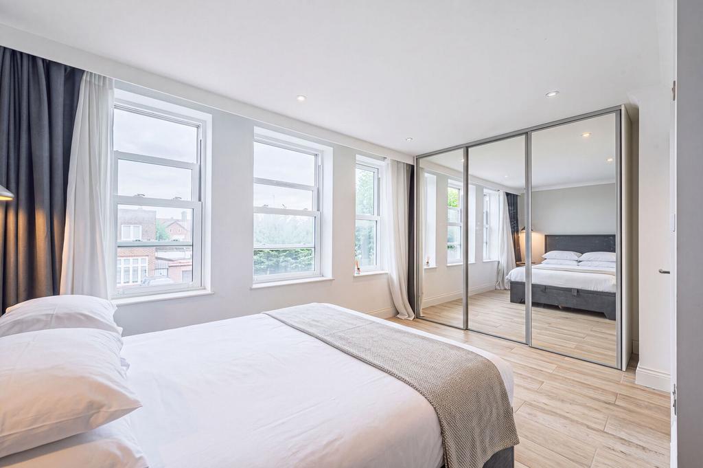Apartment in London - View 4