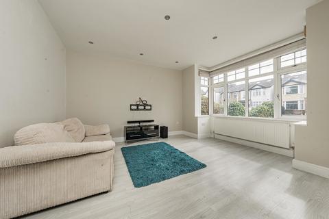 3 bedroom semi-detached house to rent, Ferrers Avenue, West Drayton UB7