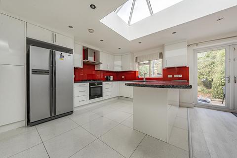 3 bedroom semi-detached house to rent, Ferrers Avenue, West Drayton UB7