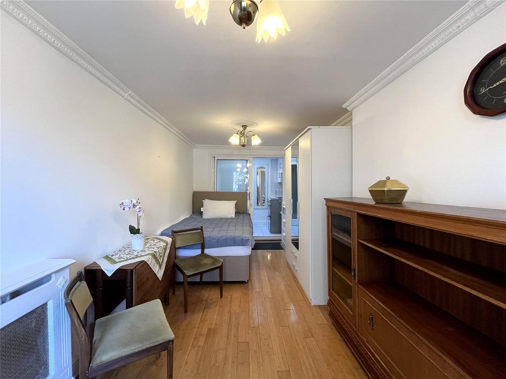 Apartment in London - View 2