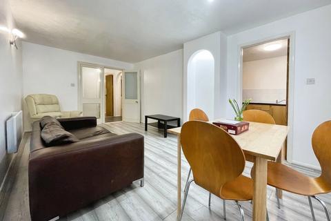 2 bedroom ground floor flat to rent, Grilse Close, London N9