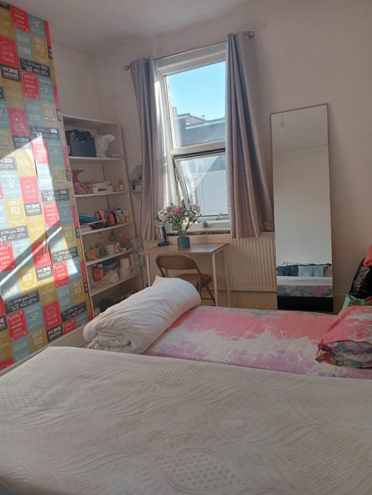 House in London - View 2