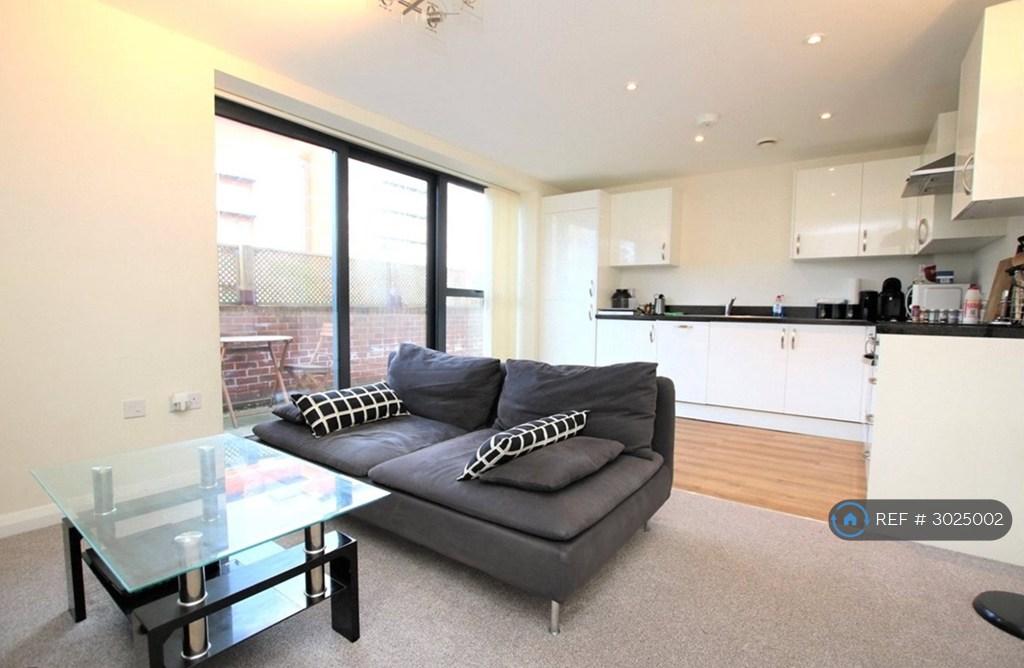 Apartment in Reading - View 2