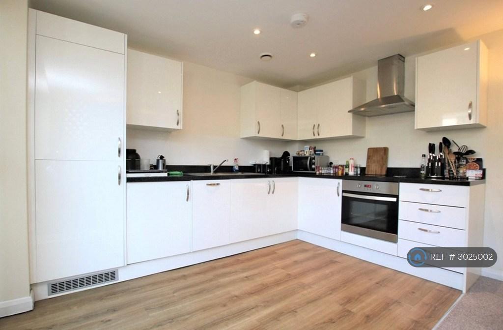 Apartment in Reading - View 3