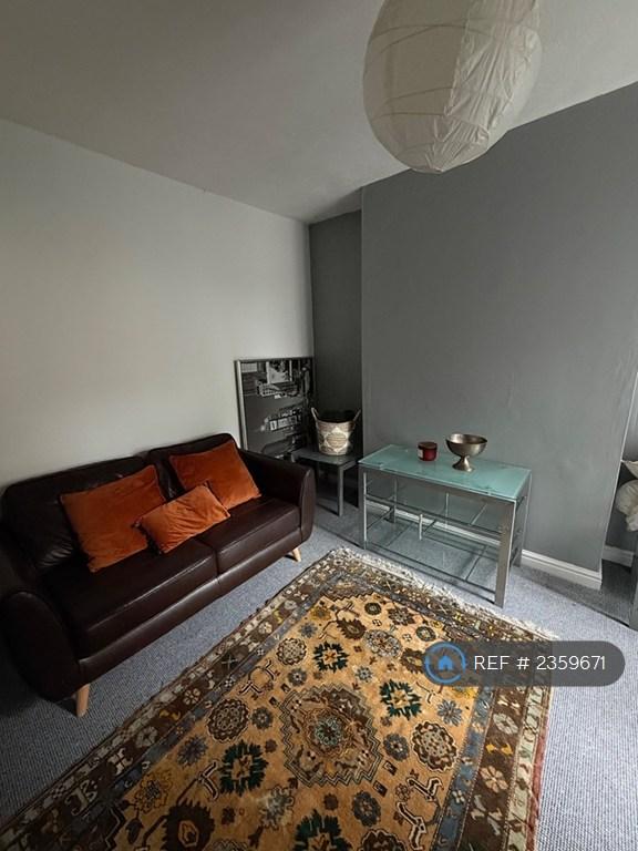 House in Salford, Newtown - View 2