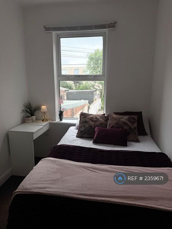 House in Salford, Newtown - View 5