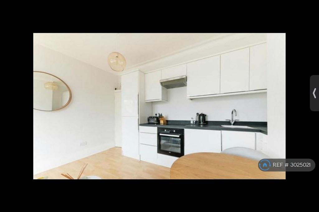 Apartment in New Malden - View 2