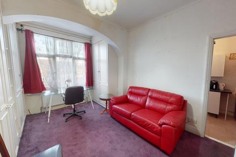 1 bedroom flat to rent, Kilmartin Avenue, London SW16
