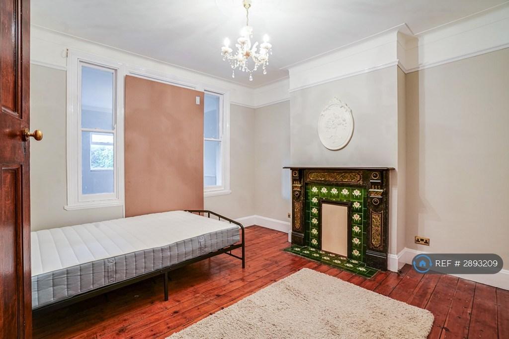 House in Ilford - View 4