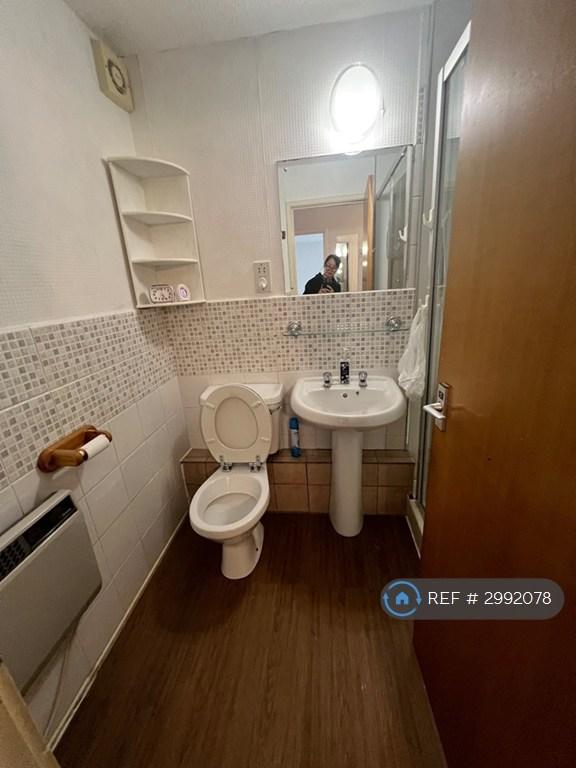 Apartment in Glasgow - View 4