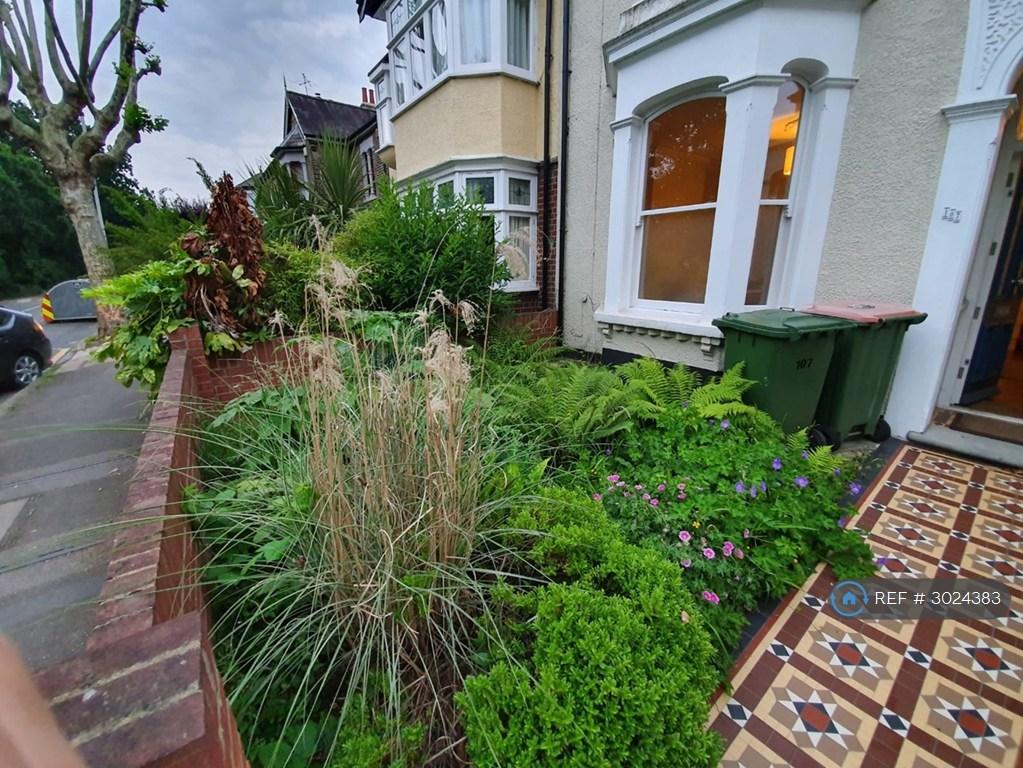 House in London - View 3