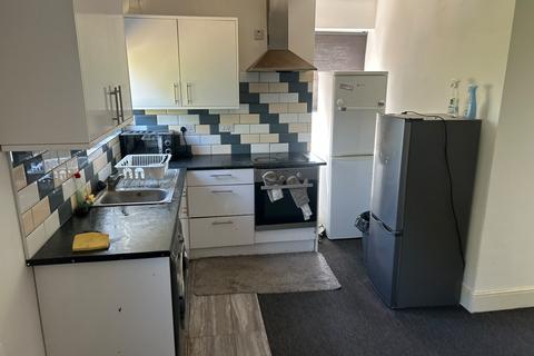 1 bedroom flat to rent, Blenheim Crescent, South Croydon CR2