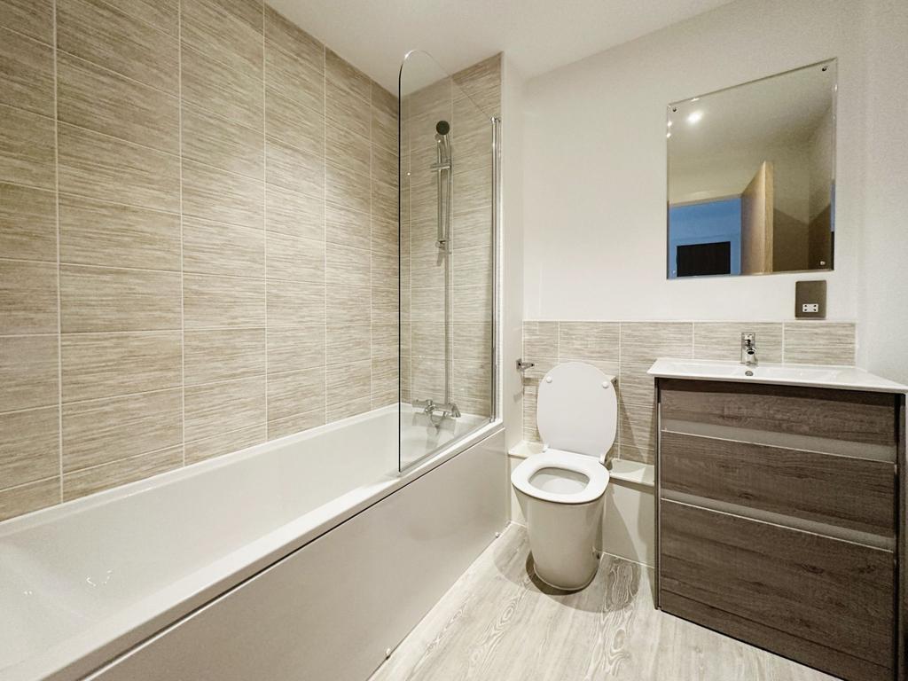 Apartment in Salford - View 3