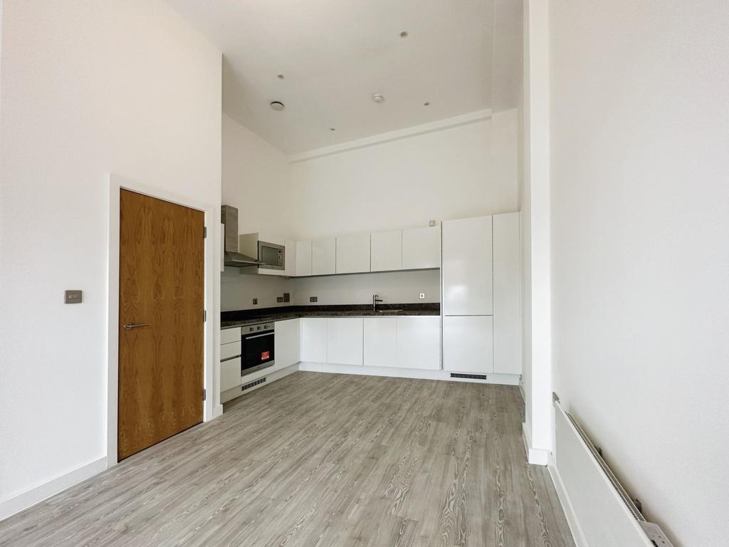 Apartment in Salford - View 4