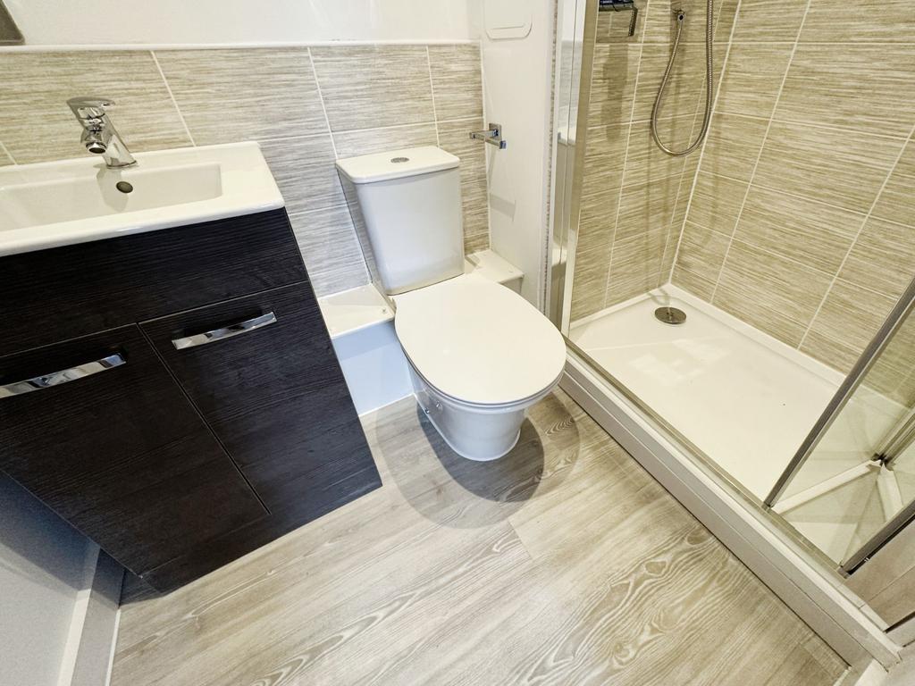 Apartment in Salford - View 5