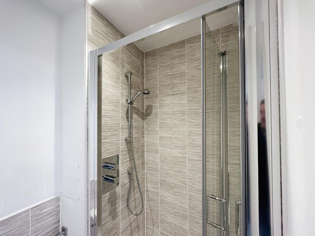 Apartment in Salford - More