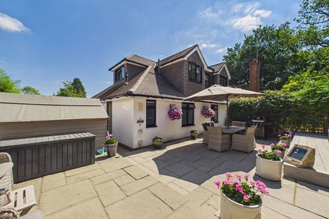 3 bedroom chalet for sale, Tadorne Road, Tadworth