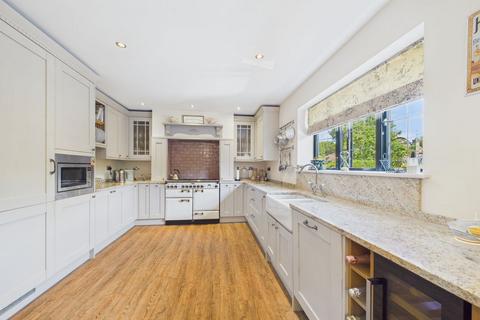 3 bedroom chalet for sale, Tadorne Road, Tadworth