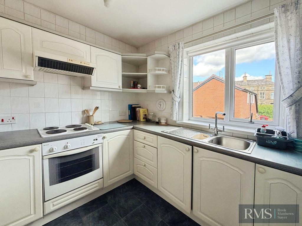 Apartment in Newcastle Upon Tyne - View 4