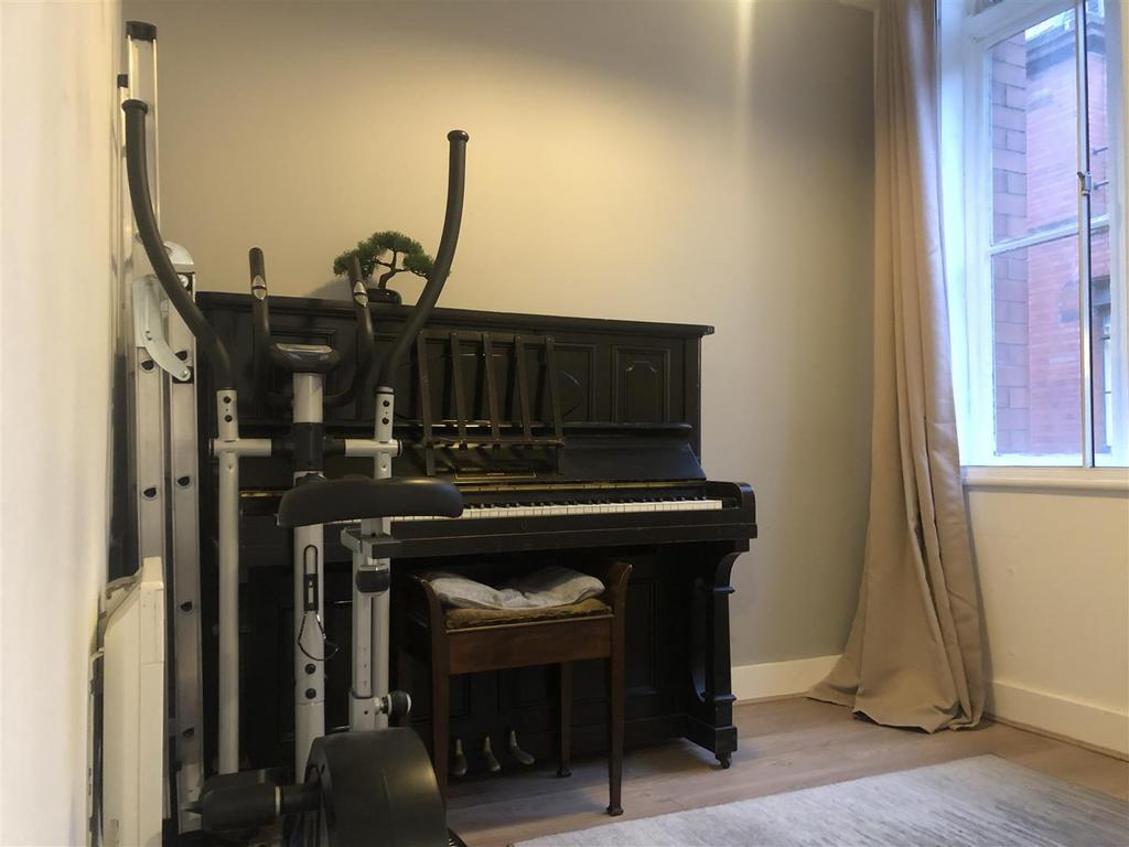 Apartment in Manchester - View 4