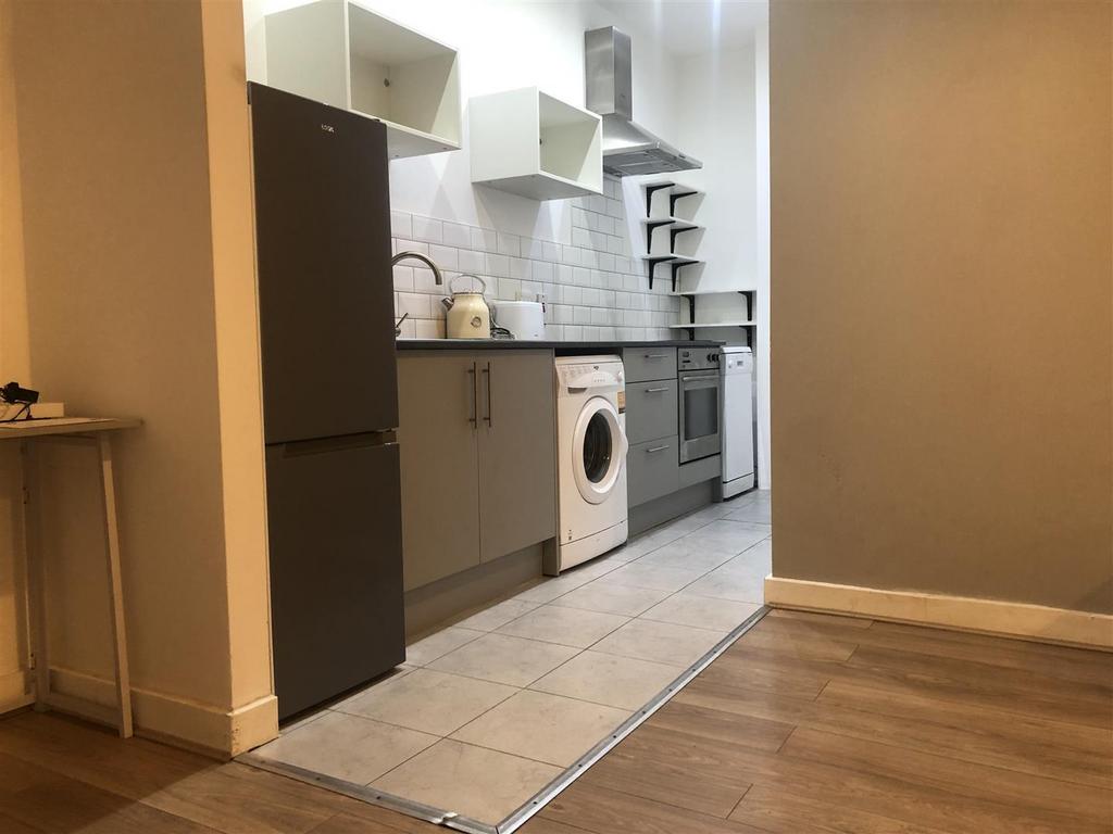 Apartment in Manchester - View 5
