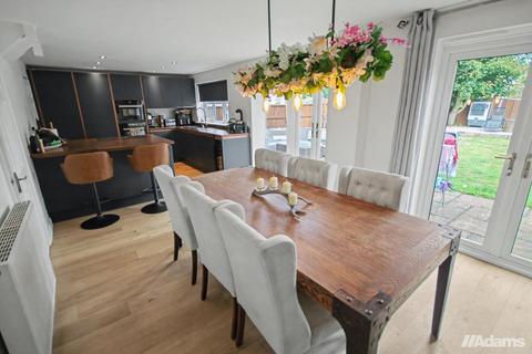 4 bed detached house for rent in Oakmoore, Runcorn, WA7 1NR