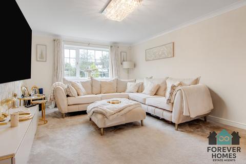 2 bedroom flat for sale, Ashwood Court, Ossett, WF5