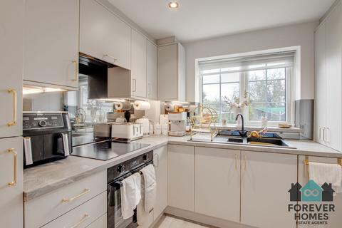 2 bedroom flat for sale, Ashwood Court, Ossett, WF5