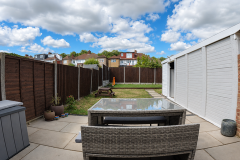 3 bedroom semi-detached house for sale, St. Edmunds Drive, Stanmore HA7