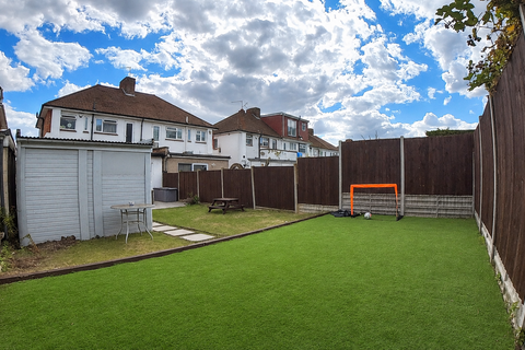 3 bedroom semi-detached house for sale, St. Edmunds Drive, Stanmore HA7